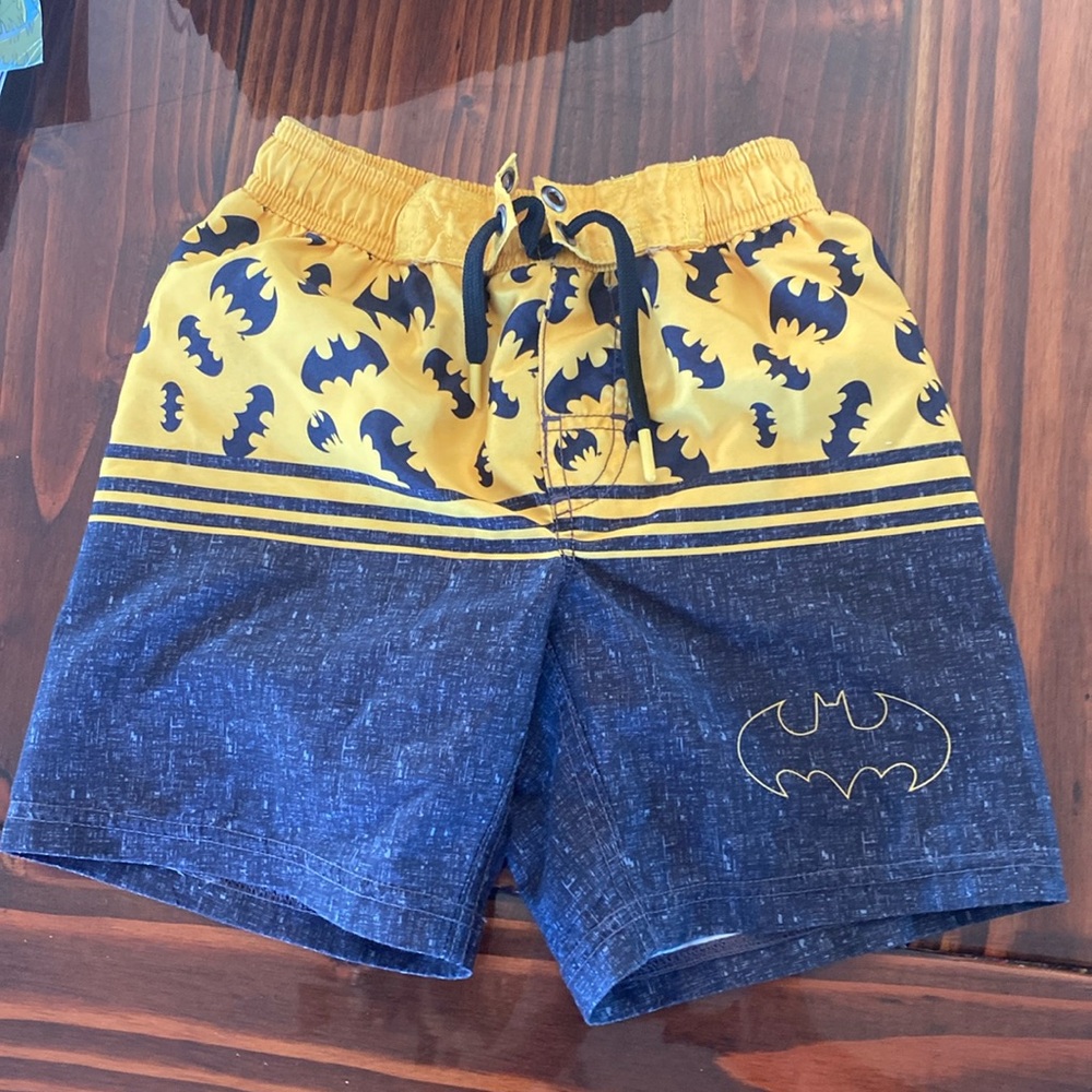 Toddler/Batman Swimming shorts /swim trunks/xs 4-5
